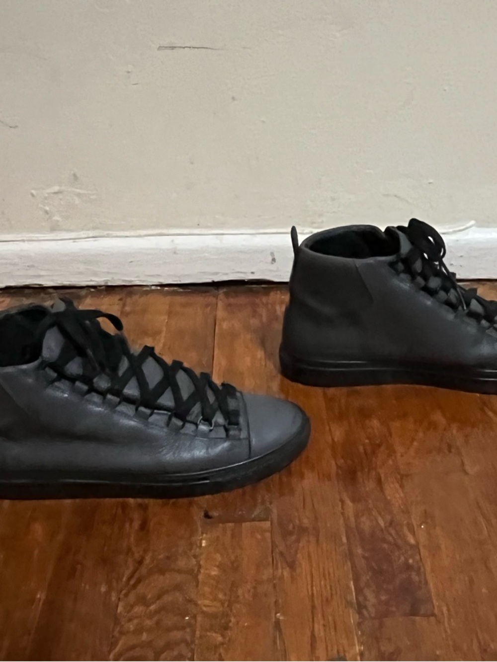 Balenciaga Men's Gray Arena Low-Top Lace-Up Sneakers - Picture 5 of 9